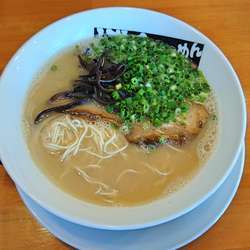 博多らーめん650（ハリガネ）　替玉150（カタ）