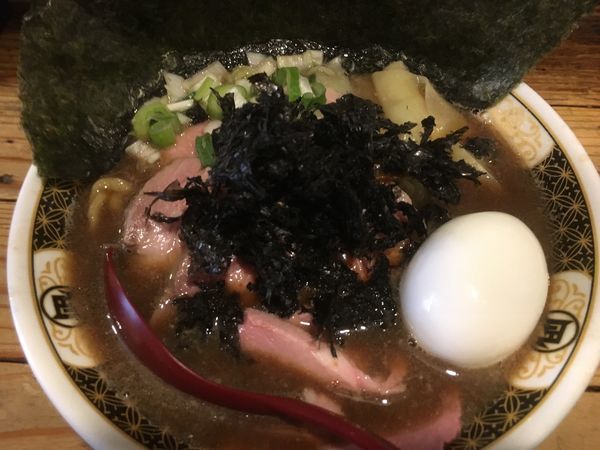 「特製煮干ラーメン1200円」@すごい煮干ラーメン凪 新宿ゴールデン街店 本館の写真