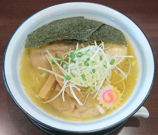 「芳醇鶏塩らーめん＋吉田盛り」@らーめんつけ麺 吉田商店 本店の写真