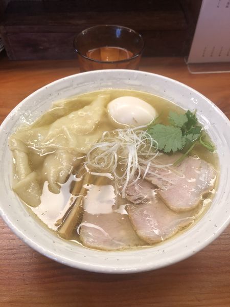 「特製塩らーめん」@純手打ち 麺と未来の写真