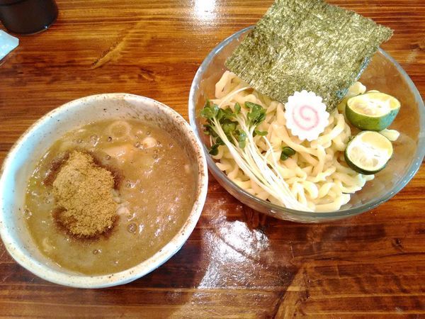 「期間限定 濃厚ブリブリつけ麺 シークヮーサー添え」@琉球湯麺 831の写真