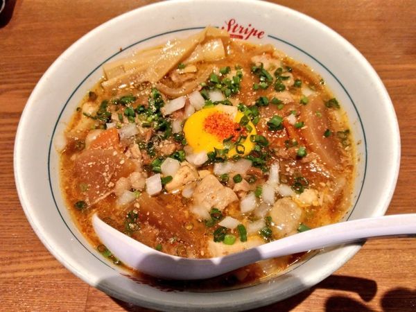 「ゲリラ限定 あったか牛すじ味噌ラーメン」@ストライプ ヌードルズの写真