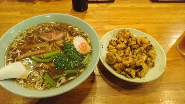 「ラーメン+もつ焼き」@志奈乃屋の写真
