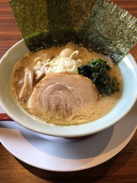 「豚骨醤油ラーメン」@富意家の写真