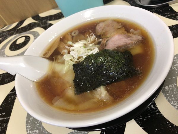 「ワンタンメン（昔ながら・細麺）」@寺カフェ 中華そば水加美の写真