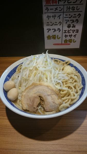 「ラーメン(倍)+にんにく」@びんびん豚の写真