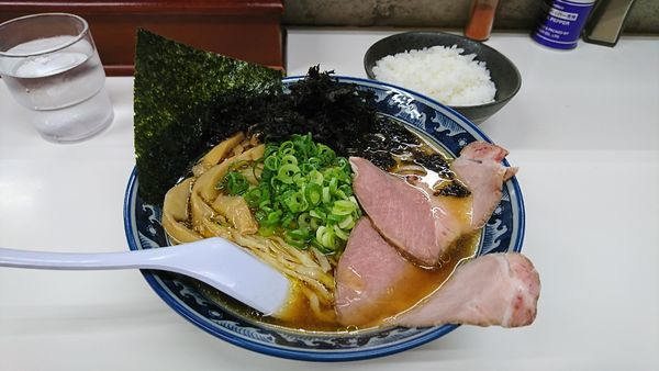 「中華そば+岩海苔50円トッピング」@豚骨らあめん専門店 とんこつ家 然の写真