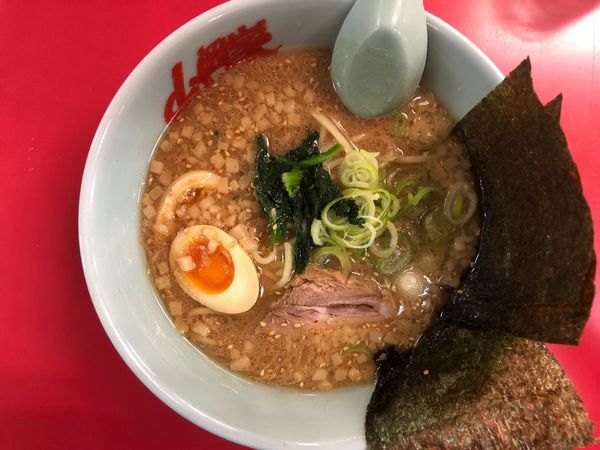 「味噌ラーメン＋味玉」@山岡家 山梨甲斐店の写真