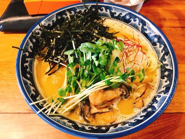 「牡蠣・拉麺＋牡蠣2ヶ1050円」@麺や佐市の写真
