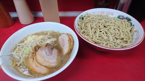 「豚入り(ニンニク)+つけ麺」@ラーメン二郎 湘南藤沢店の写真