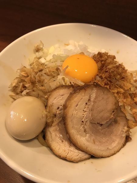 「小 汁なし 味玉」@麺屋 づかちゃんの写真