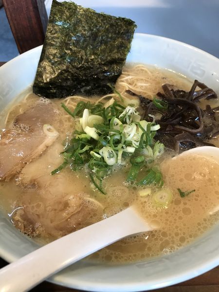 「ラーメン ¥650 & サービスライス中盛」@博多濃麻呂 二子玉川店の写真