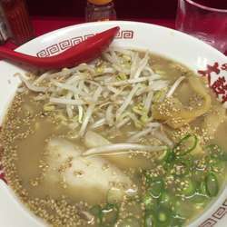 牛骨醤油ラーメン