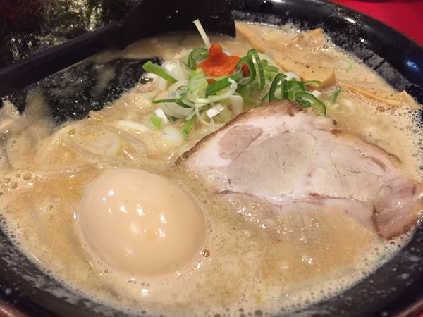 「白味噌味付け玉子ラーメン」@北海道らーめん奥原流 久楽 本店の写真