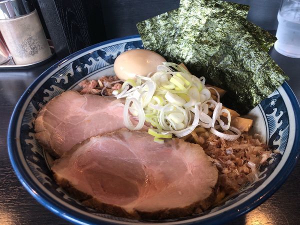 「油そば780円、特製200円」@油そば 兎に角 南守谷店の写真