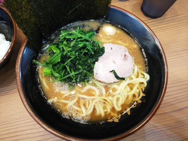 「ラーメン並＋ほうれん草　680＋100円」@横浜家系ラーメン ひじり家の写真
