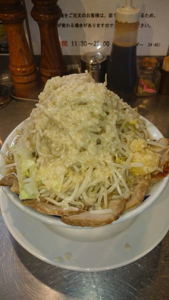 「ラーメン小豚ニンニク少野菜増脂マシマシ」@ラーメン大 堀切店の写真