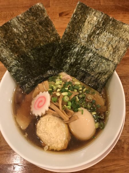 「大和肉鶏と会津地鶏の中華そば特製（醤油）」@味六屋の写真