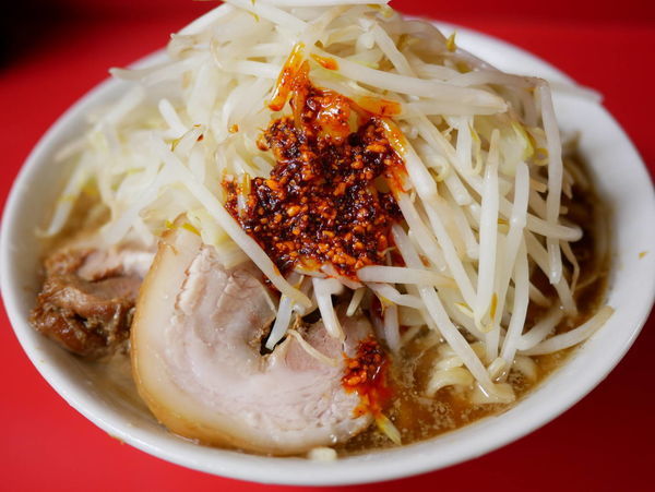 「小 ヤサイ＋辣油」@ラーメン二郎 千住大橋駅前店の写真