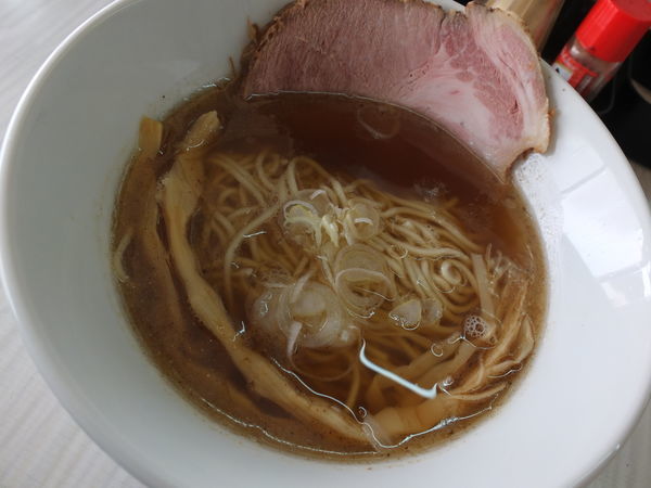 「追いガツオ香る和風醤油らーめん」@拉麺 しのざきの写真