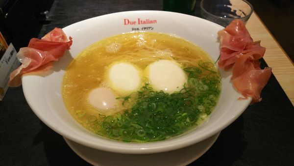 「らぁ麺生ハムフロマージュ  1,270円」@黄金の塩らぁ麺 due Italian 横浜の写真