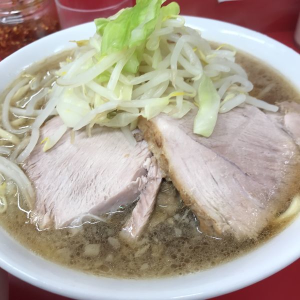 「半分 固め アブラ少なめ たまご 700＋50円」@ラーメン二郎 神田神保町店の写真