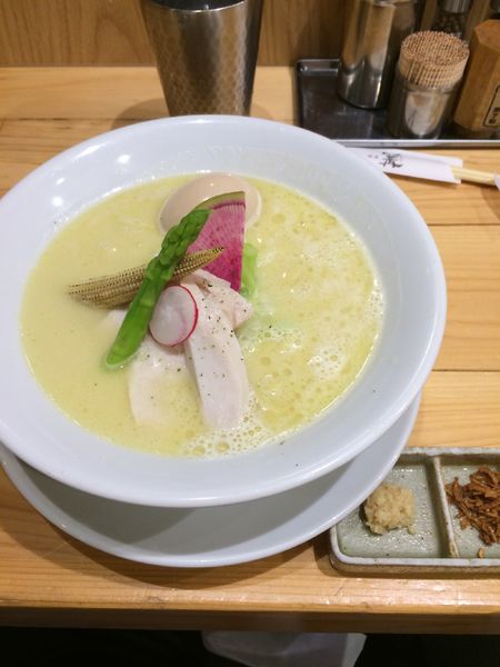 「鶏白湯SOBA・味玉1070円」@銀座 篝 アトレ浦和店の写真