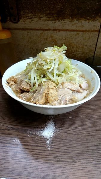「大豚890円　ニンニク少し野菜辛め」@ラーメン二郎 横浜関内店の写真
