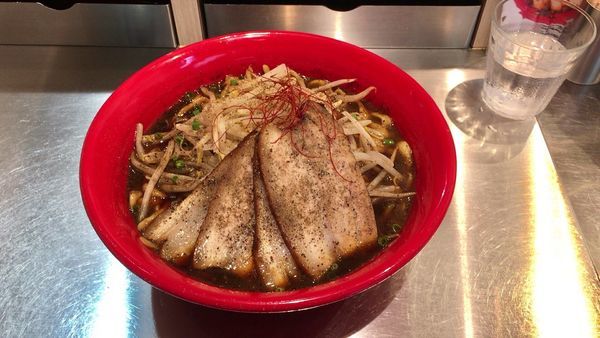 「肉・ブラックらーめん」@麺創研 紅 BLACKの写真