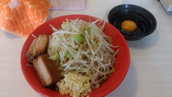 「ブタメン中　生卵」@恵比寿ブタメンの写真