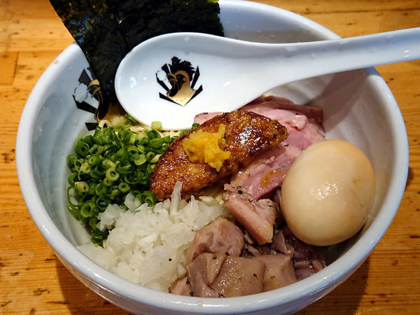 「特製フォアグラ油そば」@満鶏軒の写真