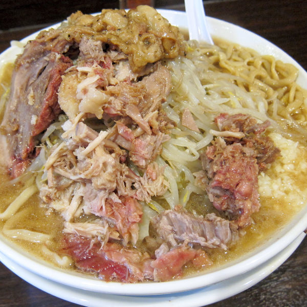 「麺増し 200円 + ラーメン 780円（野菜×2・蒜・脂）」@ピコピコポンの写真