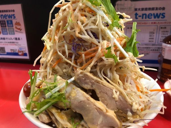 「冷やし中華＋ヤサイマシマシ＋ニンニク＋ガリマヨ＋追加豚」@千里眼の写真