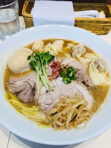 「特製よくばりパイタン(醤油)大盛り」@らぁ麺 ひなたの写真