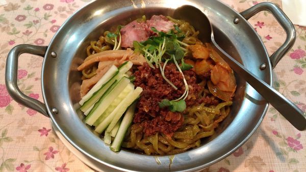 「四川たんたんめん、つゆなし」@中華料理 鮮菜の写真