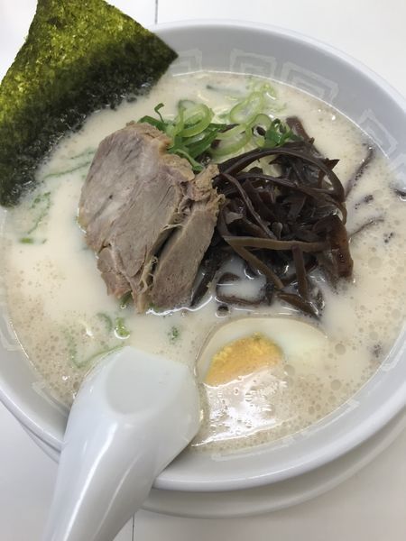 「ラーメン+替玉（¥500+¥0）」@博多天神 渋谷南口店の写真
