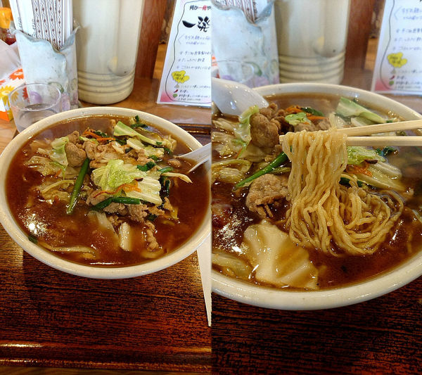 「『一発ラーメン(￥910)』を『ちぢれ麺』で…」@はしご屋 本店の写真