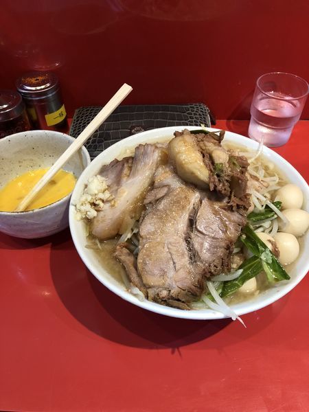 「小ラーメン うずら 生卵」@ラーメン二郎 西台駅前店の写真