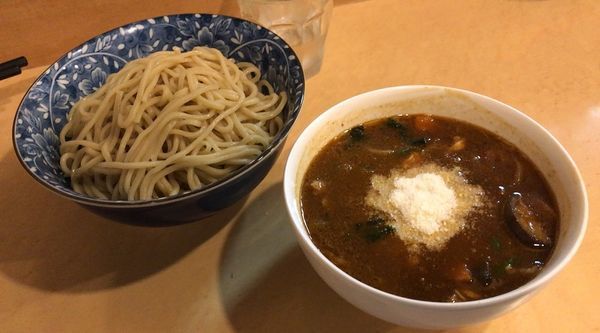 「夏野菜のカレーつけめん(限定)中盛＋とろけるチーズ＋ごはん並」@ラーメン社井田の写真