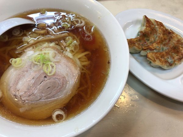 「ラーメン650円（+餃子小240円）」@麺や 手ごね竹の写真