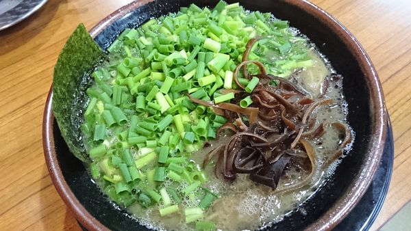 「ネギラーメン 900円」@博多長浜らーめん ぼたんの写真