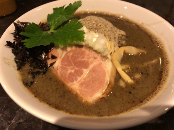 「裏？：ドロ煮干し・鬼ビタ850円」@中華SOBA にぼ乃詩の写真