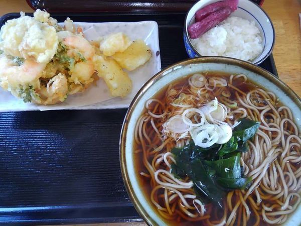 「海鮮かき揚げそば690円」@そば処 あさひの写真