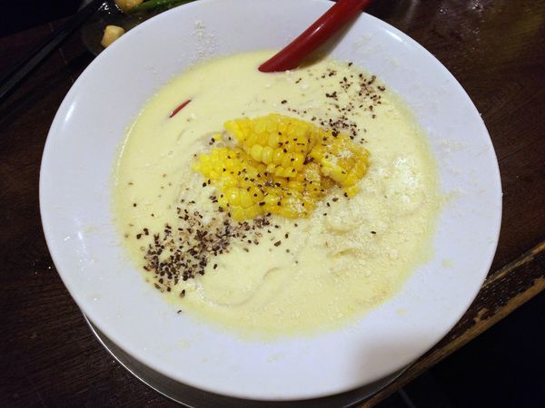 「冷たい玉蜀黍そば　850円」@立ち呑み居酒屋 金町製麺の写真