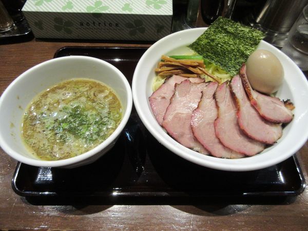 「つけ麺（８００円）＋肉増し＋夜チャーハン」@中華そば 飯村製作所の写真