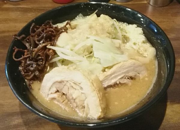 「らーめん（小）」@ガチ盛りラーメン アオイローの写真