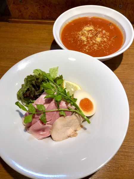 「【限定】紋甲烏賊のクリームトマトつけそば￥900」@寿製麺よしかわ 川越店の写真