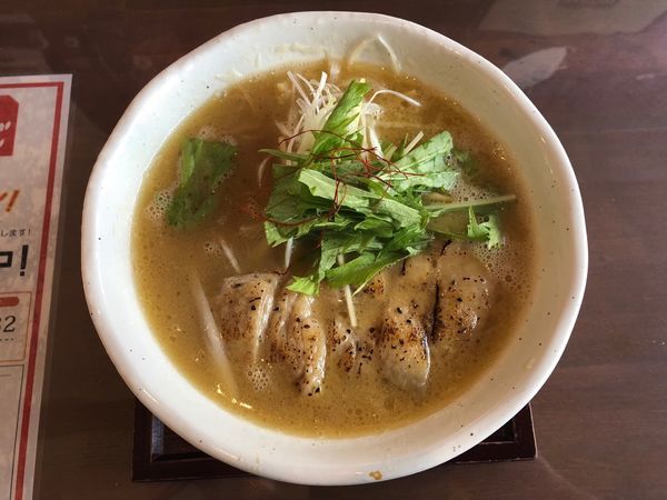 「濃厚トリパイタン麺」@麺工房 かなでの写真