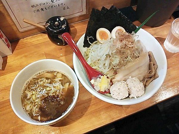 「醤油炊きしろぼしつけ麺＋特製全部盛り」@つけ麺 しろぼしの写真
