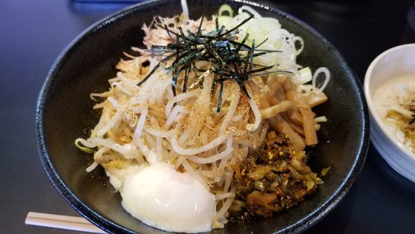 「DX油そば　中」@麺屋かとむら 浅間店の写真